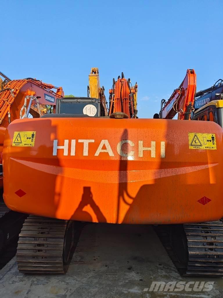 Hitachi ZX 210 حفارات زحافة