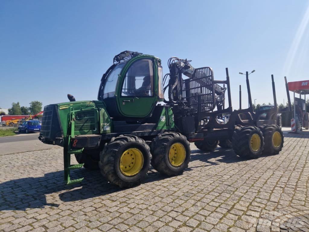 John Deere 1010 E شاحنات