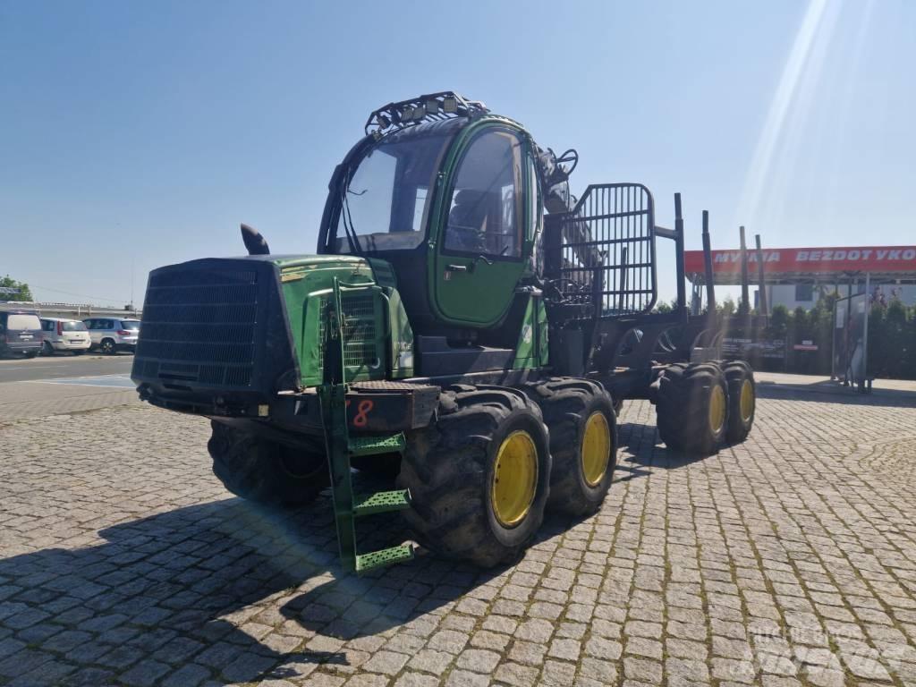 John Deere 1010 E شاحنات