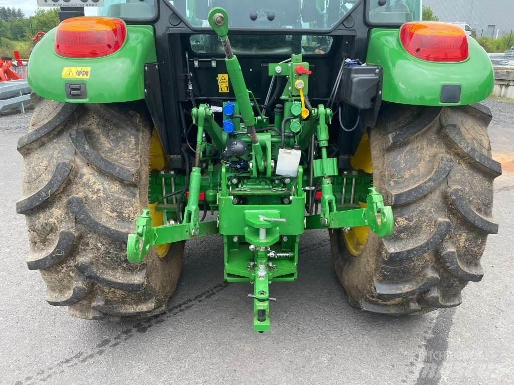 John Deere 5075E الجرارات