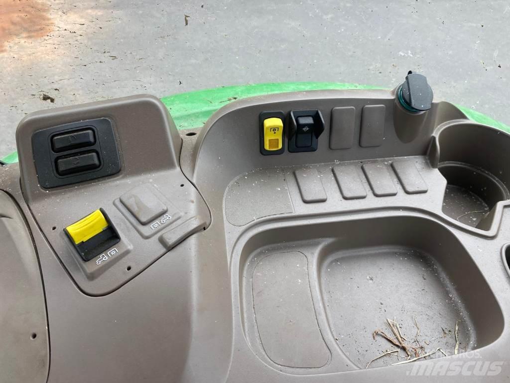 John Deere 5075E الجرارات