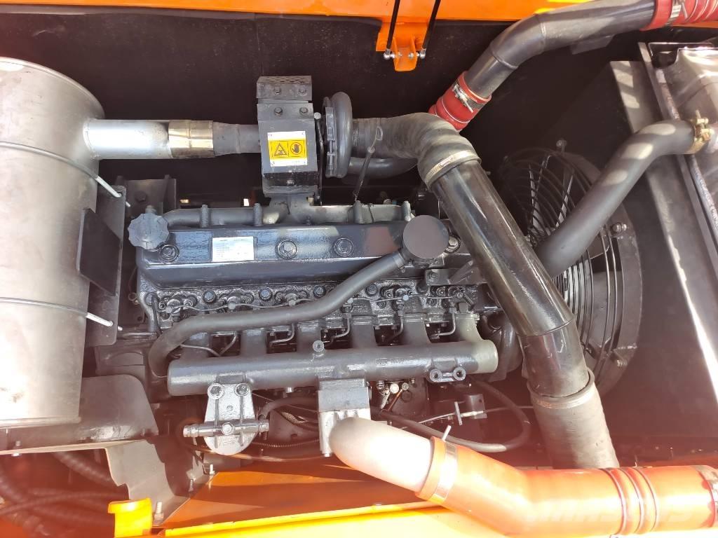 Doosan DX 225 LC حفارات زحافة