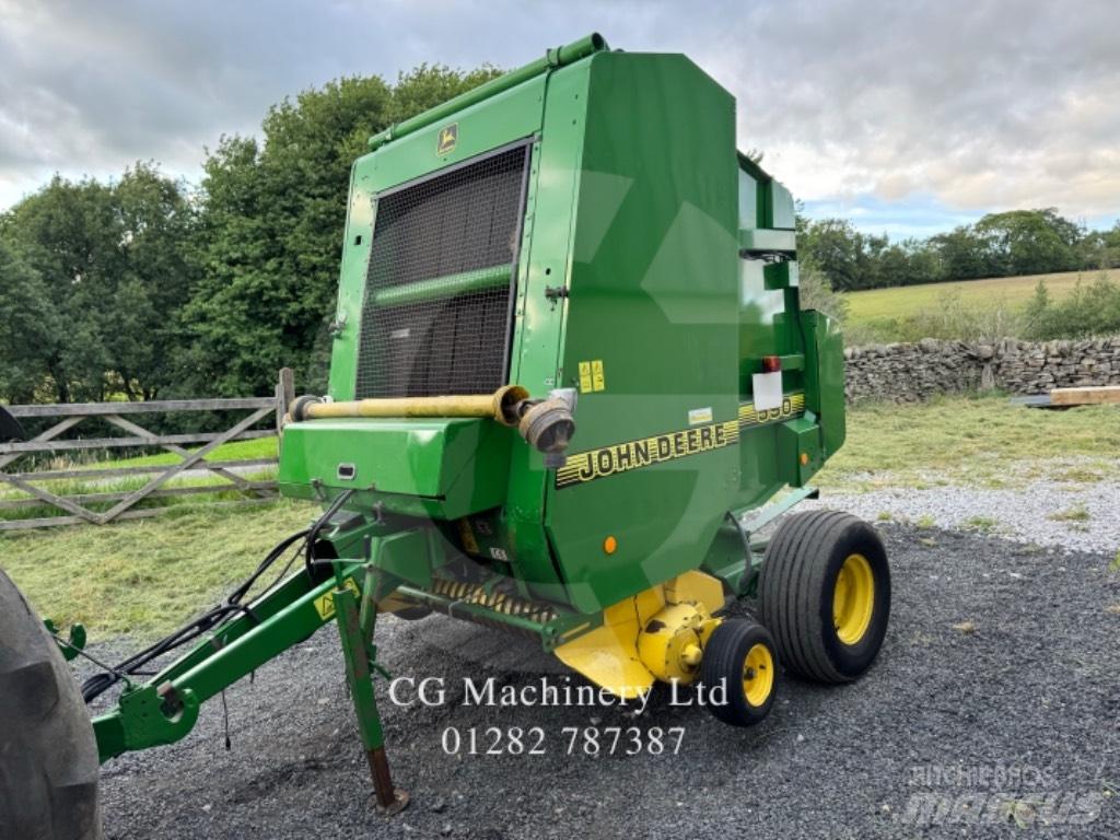 John Deere 590 محزمات مستديرة