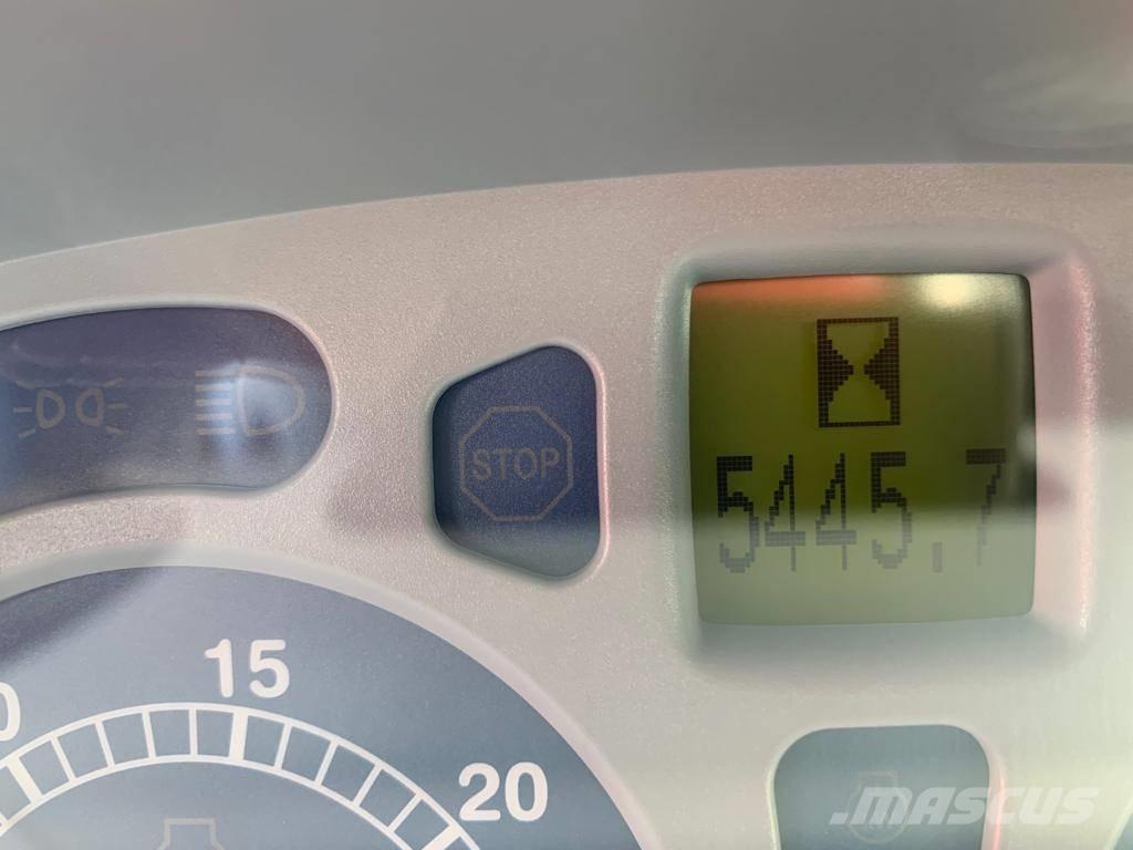 New Holland T 7.210 الجرارات