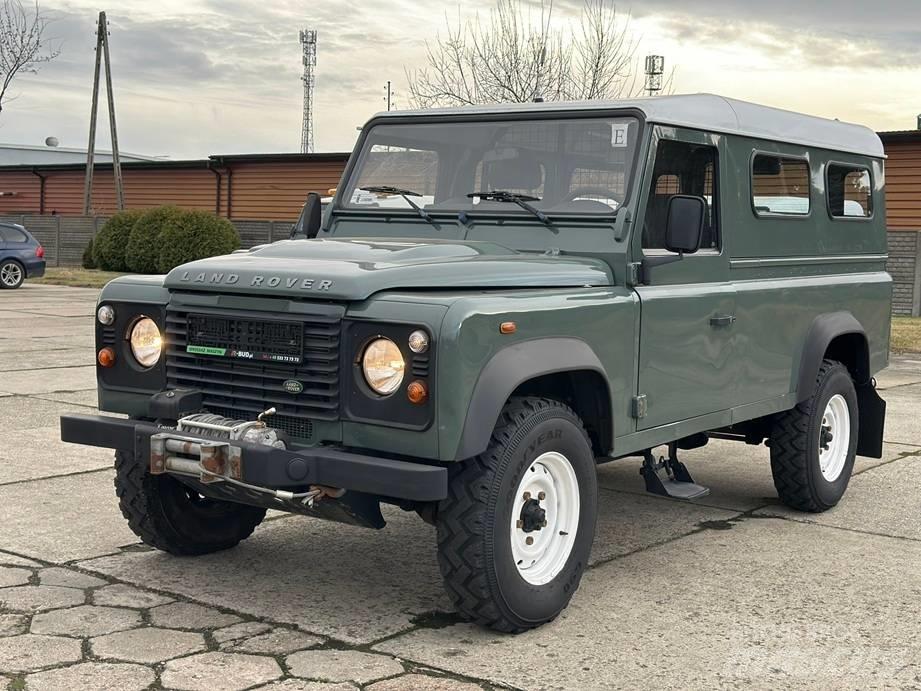 Land Rover Defender مركبات عابرة البلاد