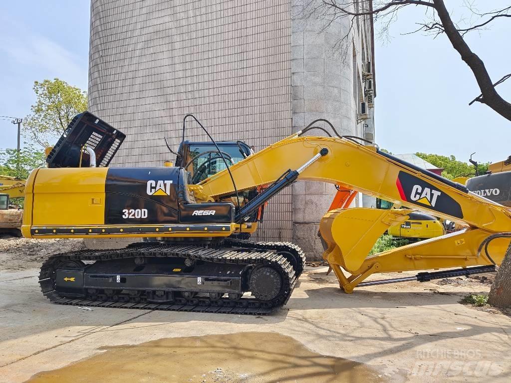 CAT 320 D حفارات زحافة