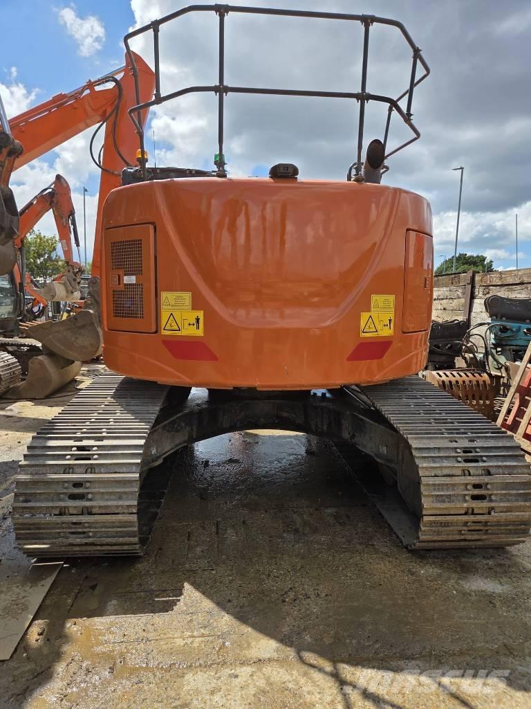 Hitachi ZX225US-6 حفارات زحافة