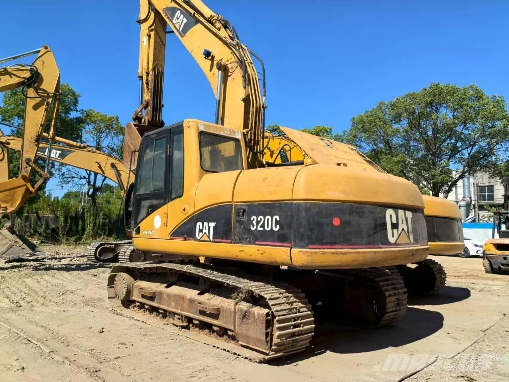 CAT 320C حفارات زحافة