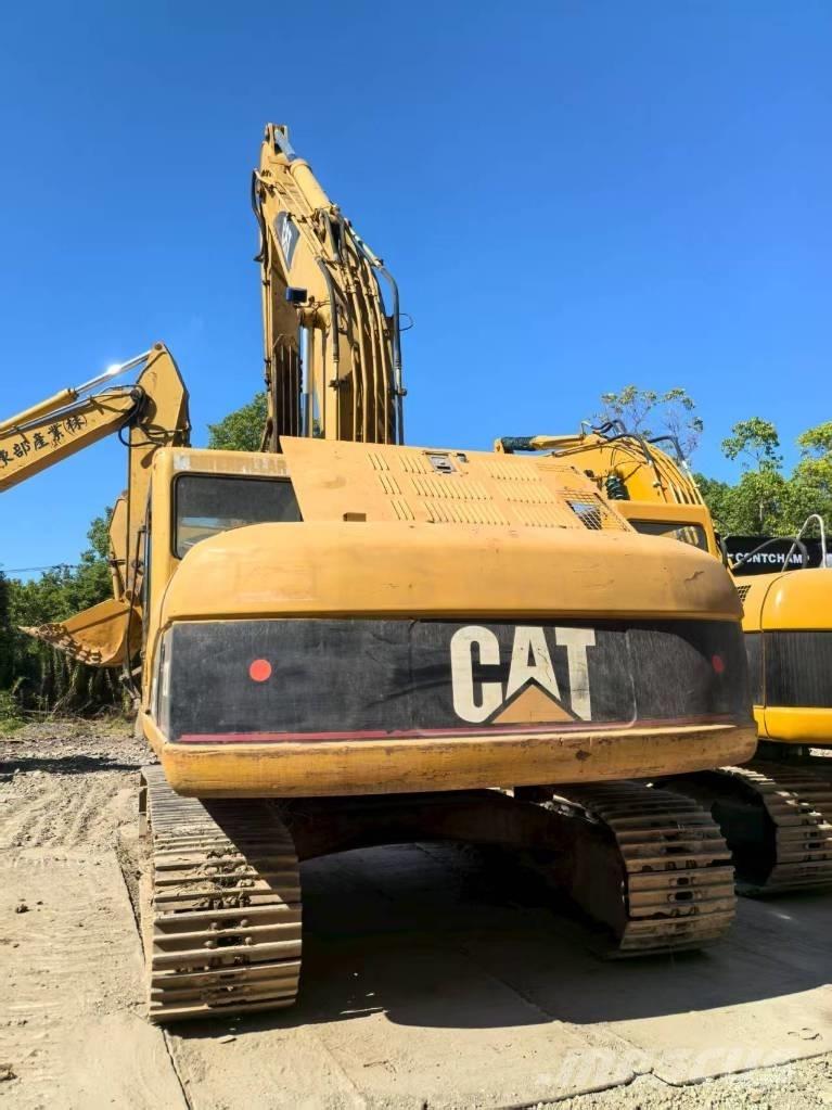 CAT 320C حفارات زحافة