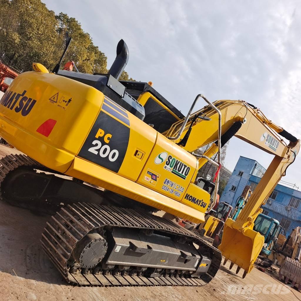 Komatsu PC 200 حفارات زحافة