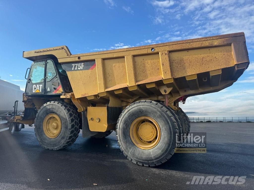 CAT 775 F شاحنات المخلفات الصلبة