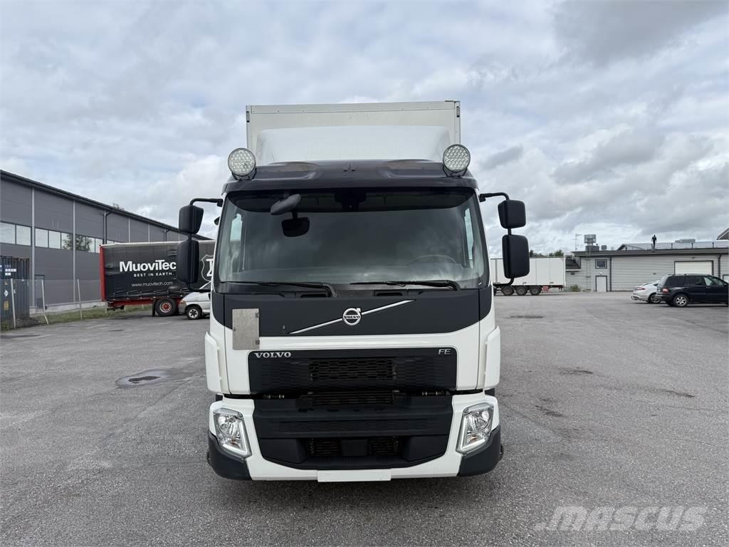 Volvo FE320 4x2 شاحنات ذات هيكل صندوقي