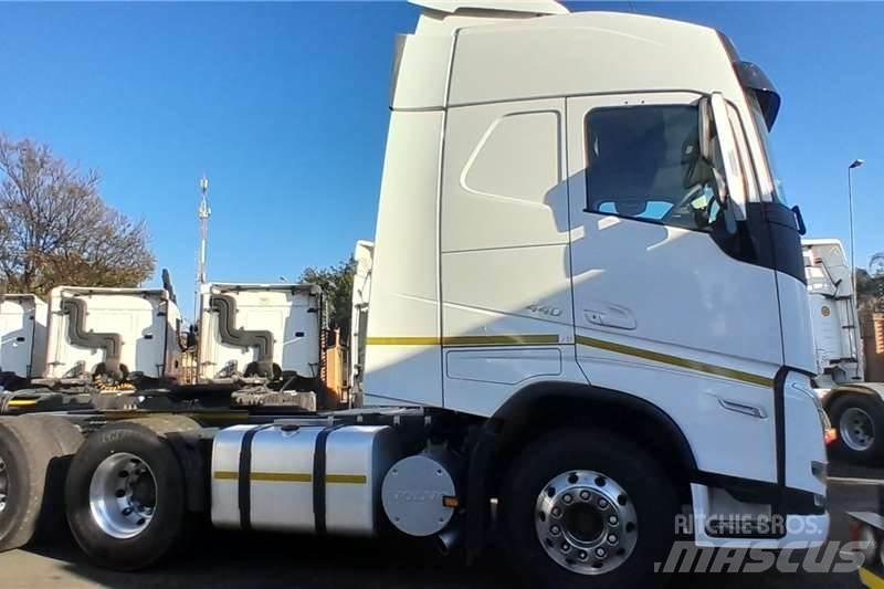 Volvo FH 440 شاحنات أخرى