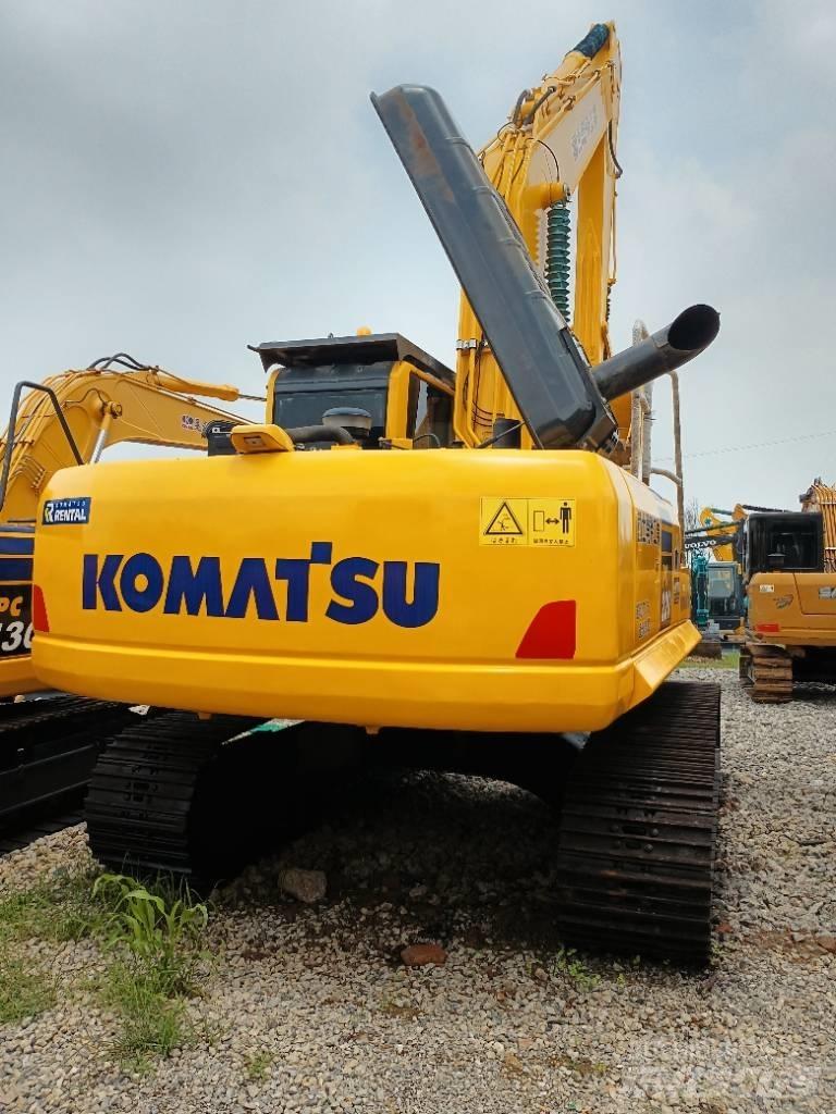Komatsu PC 220-8 حفارات زحافة
