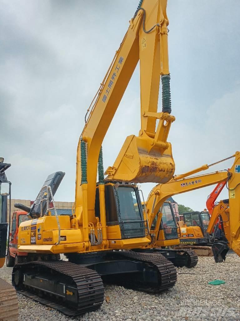 Komatsu PC 220-8 حفارات زحافة