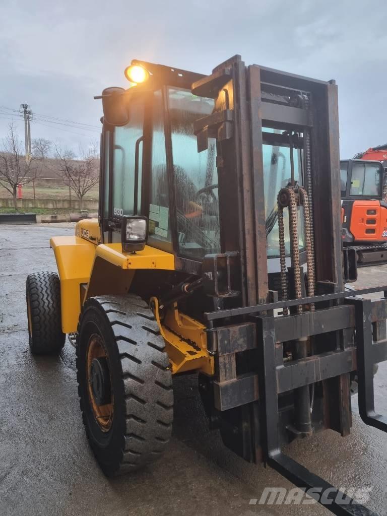 JCB 930 شاحنات الطرق الوعرة