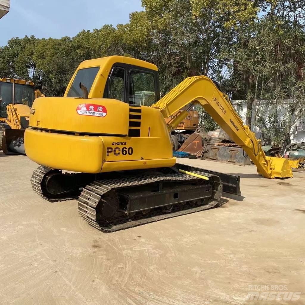 Komatsu PC 60 حفارات زحافة
