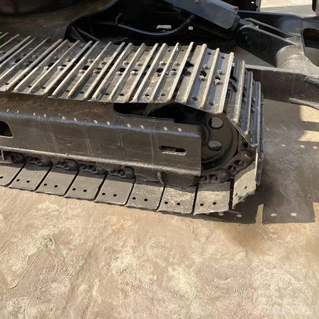 Komatsu PC 60 حفارات زحافة