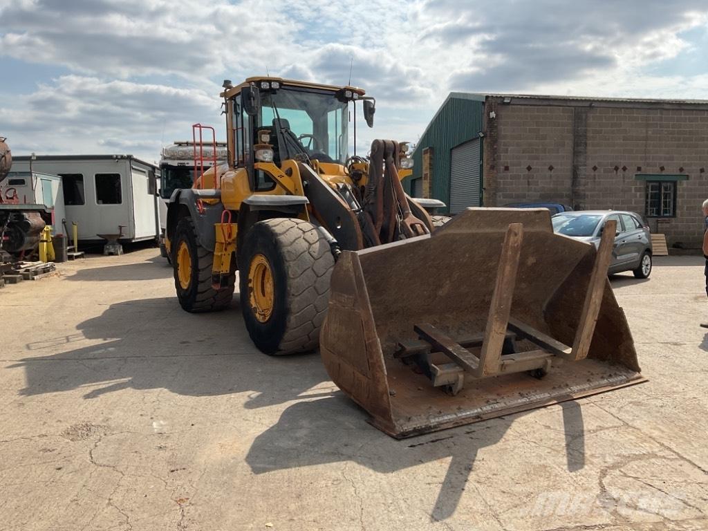Volvo L110H لوادر بعجل