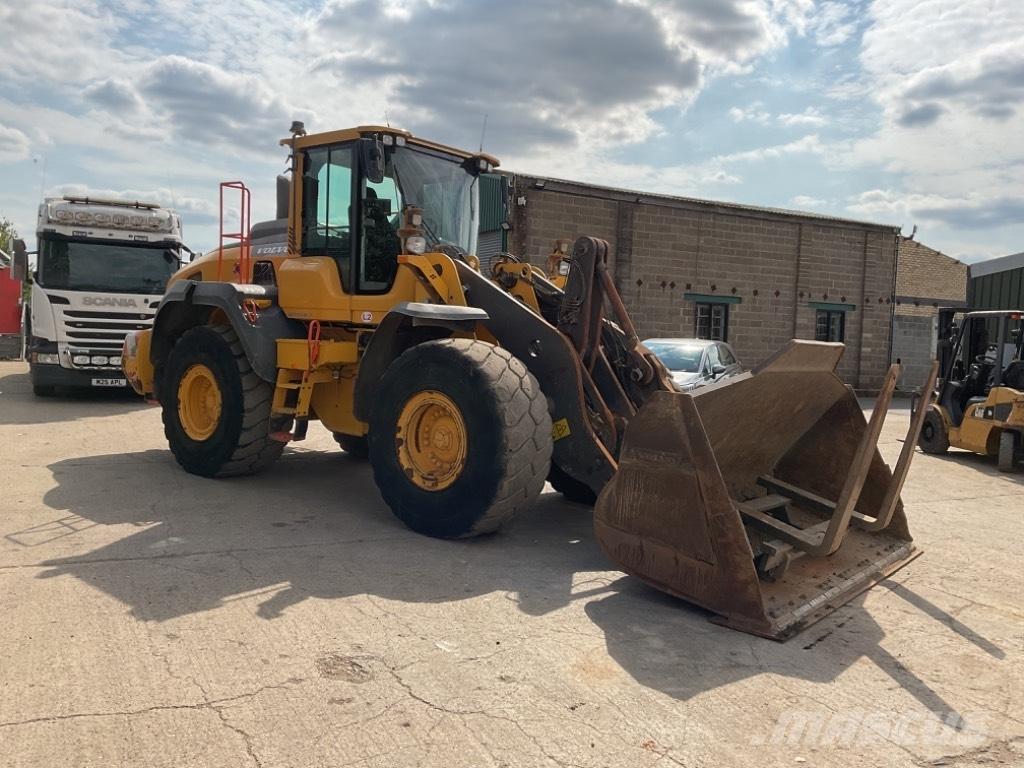 Volvo L110H لوادر بعجل