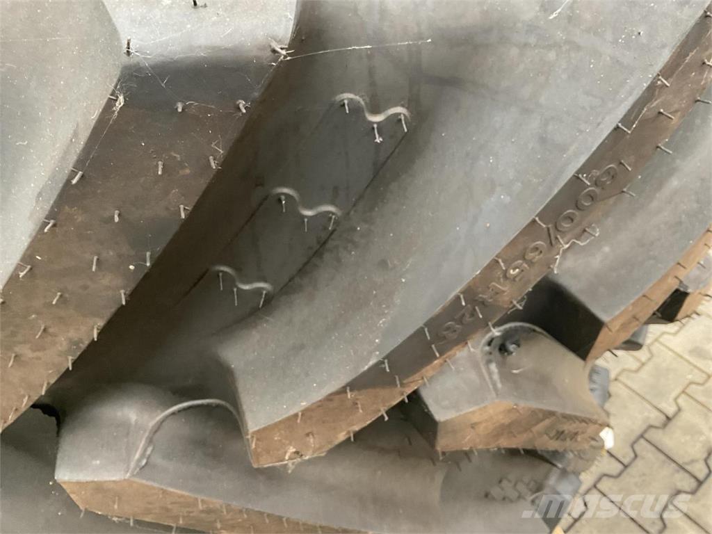 BKT 600/65R28 الإطارات والعجلات والحافات