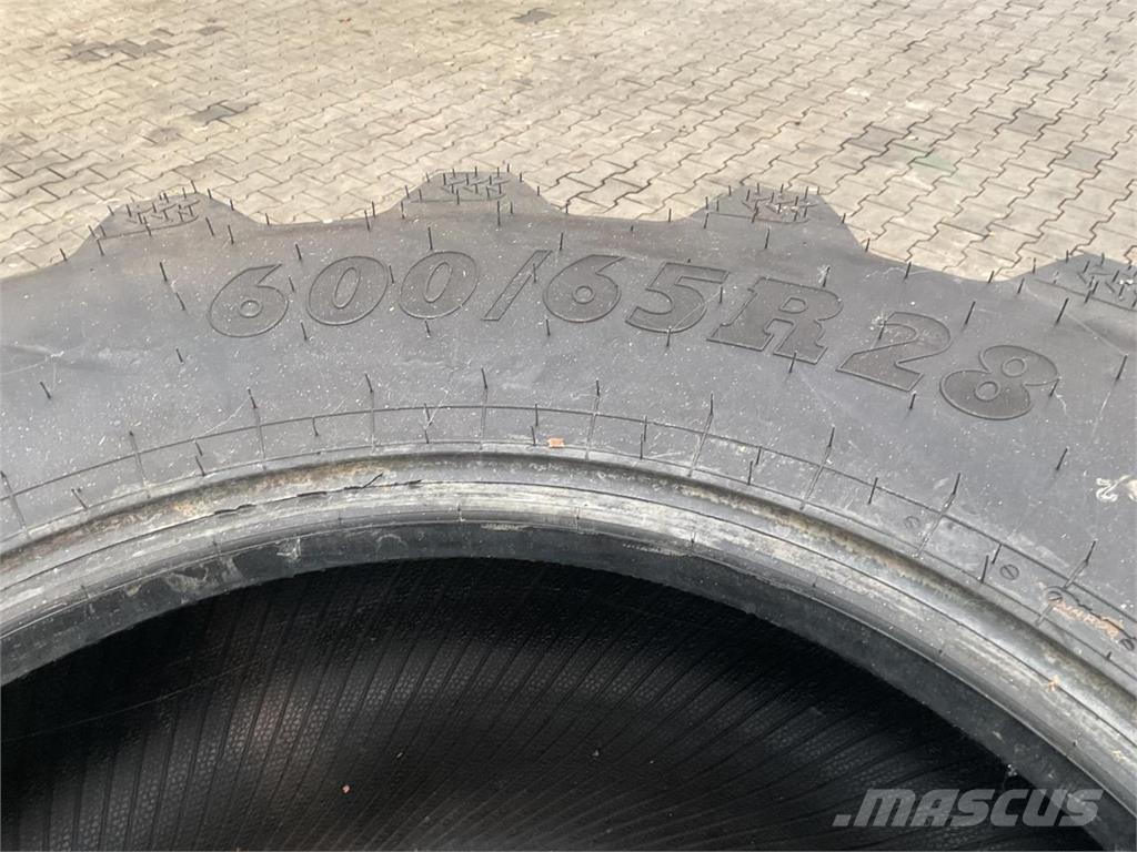 BKT 600/65R28 الإطارات والعجلات والحافات