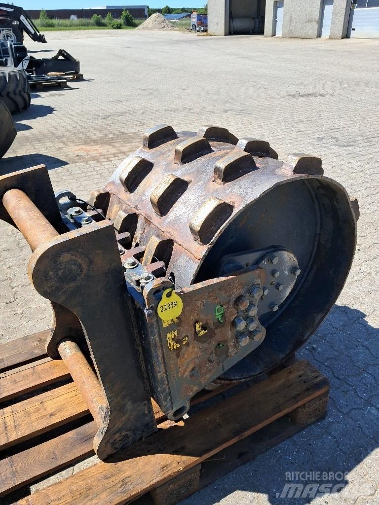 CASE 800x600 ملحقات وقطع غيار معدات ضغط