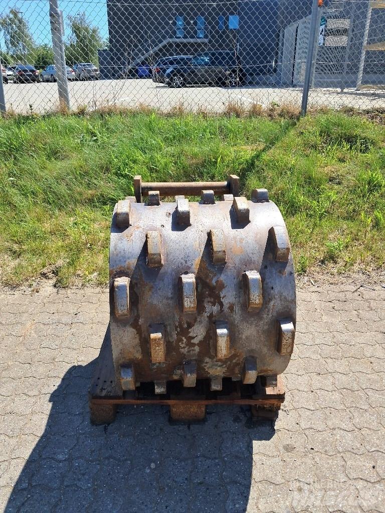 CASE 800x600 ملحقات وقطع غيار معدات ضغط