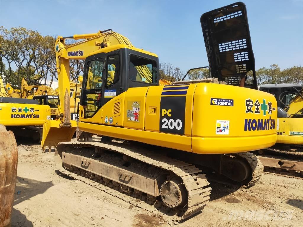 Komatsu PC200-7 حفارات زحافة