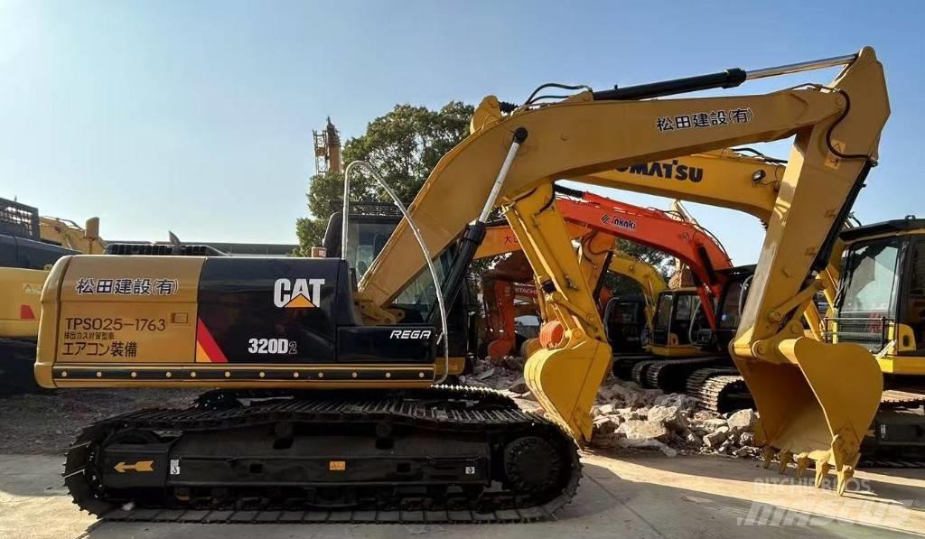 CAT 320D2 حفارات زحافة
