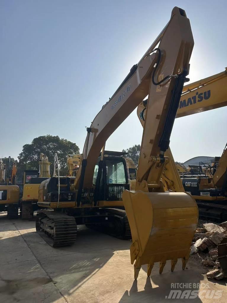CAT 320D2 حفارات زحافة