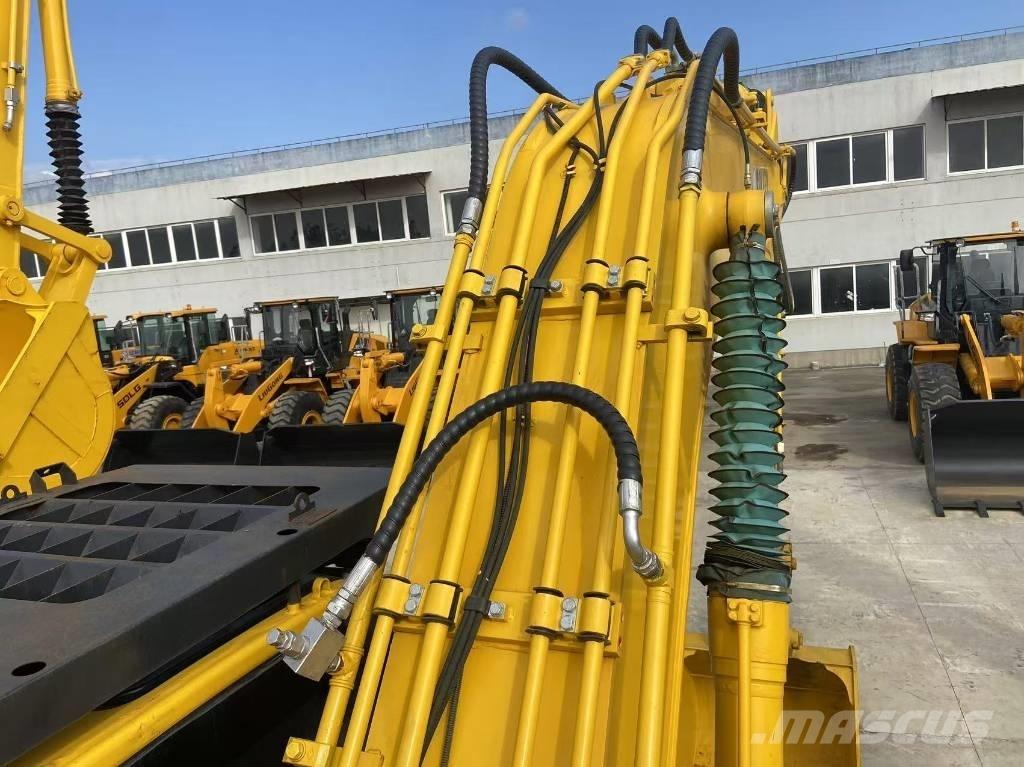 Komatsu PC 220-8 حفارات زحافة