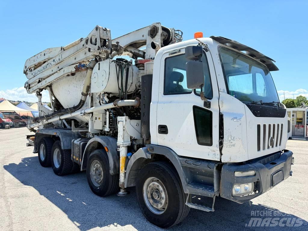 Astra Betonpompa شاحنات خرسانة