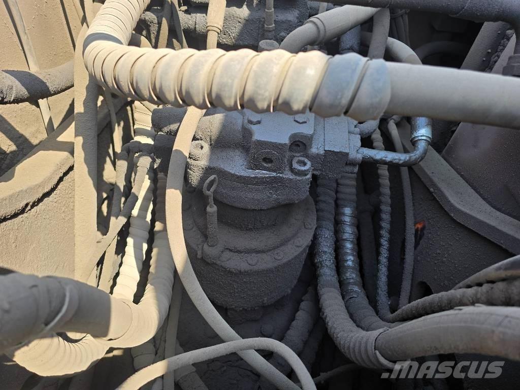 Doosan DX 210 W حفارات بعجل