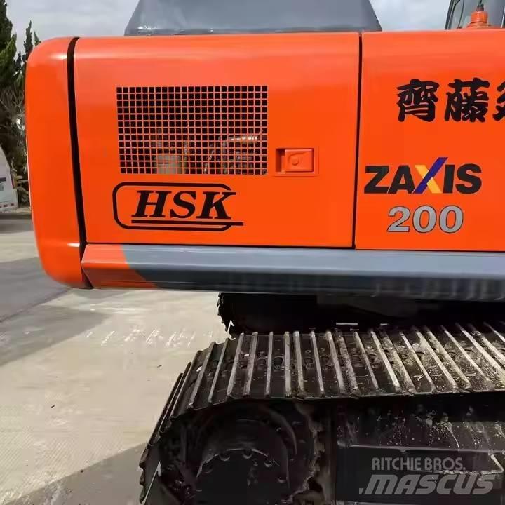 Hitachi ZX200 حفارات زحافة