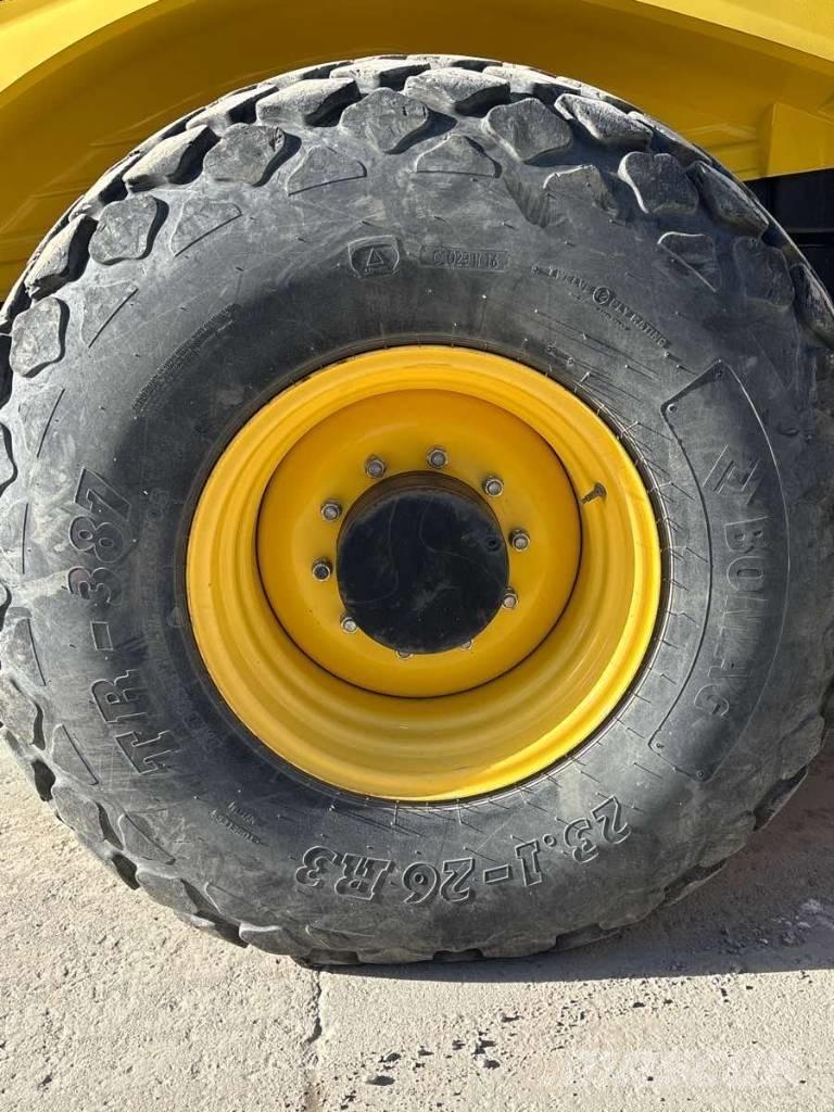 Bomag BW213D-5 مداحل أحادية الأسطوانة