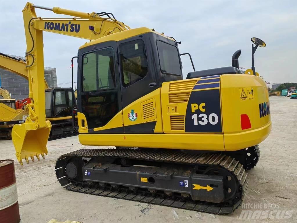 Komatsu PC 130-7K حفارات وسط 7 طن - 12 طن
