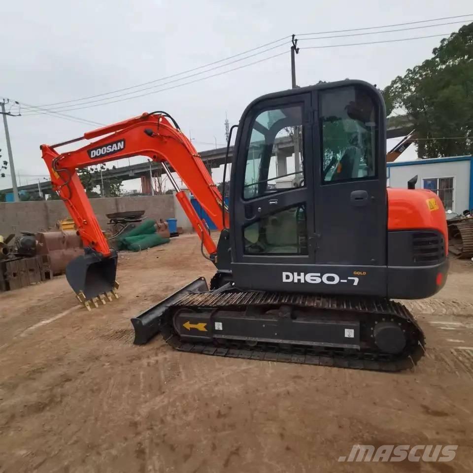 Doosan DH60-7 حفارات صغيرة أقل من 7 طن (حفارات صغيرة)