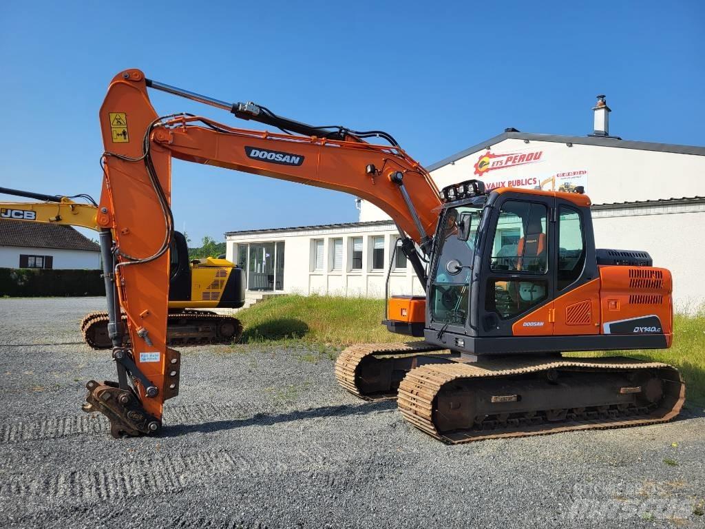 Doosan DX 140 LC-5 حفارات زحافة