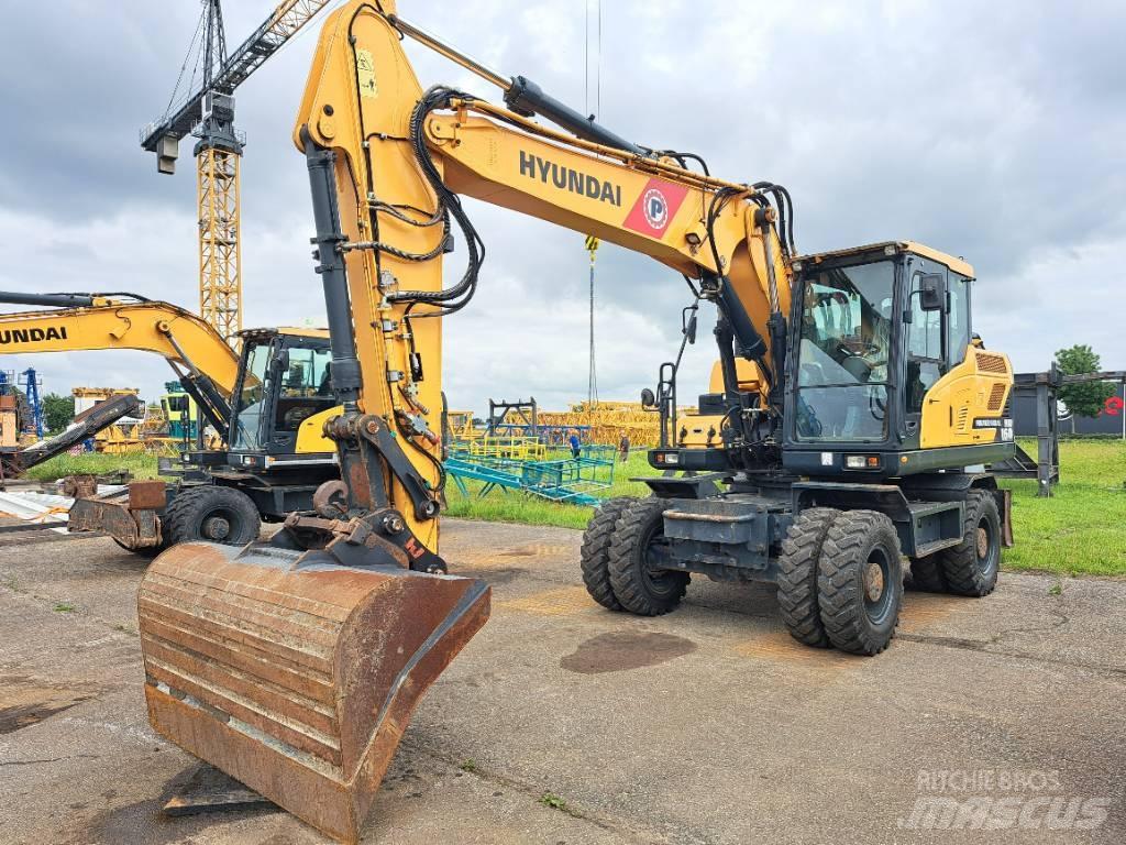 Hyundai HW160 حفارات بعجل