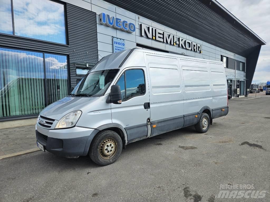 Iveco Daily 35S18 شاحنة مقفلة