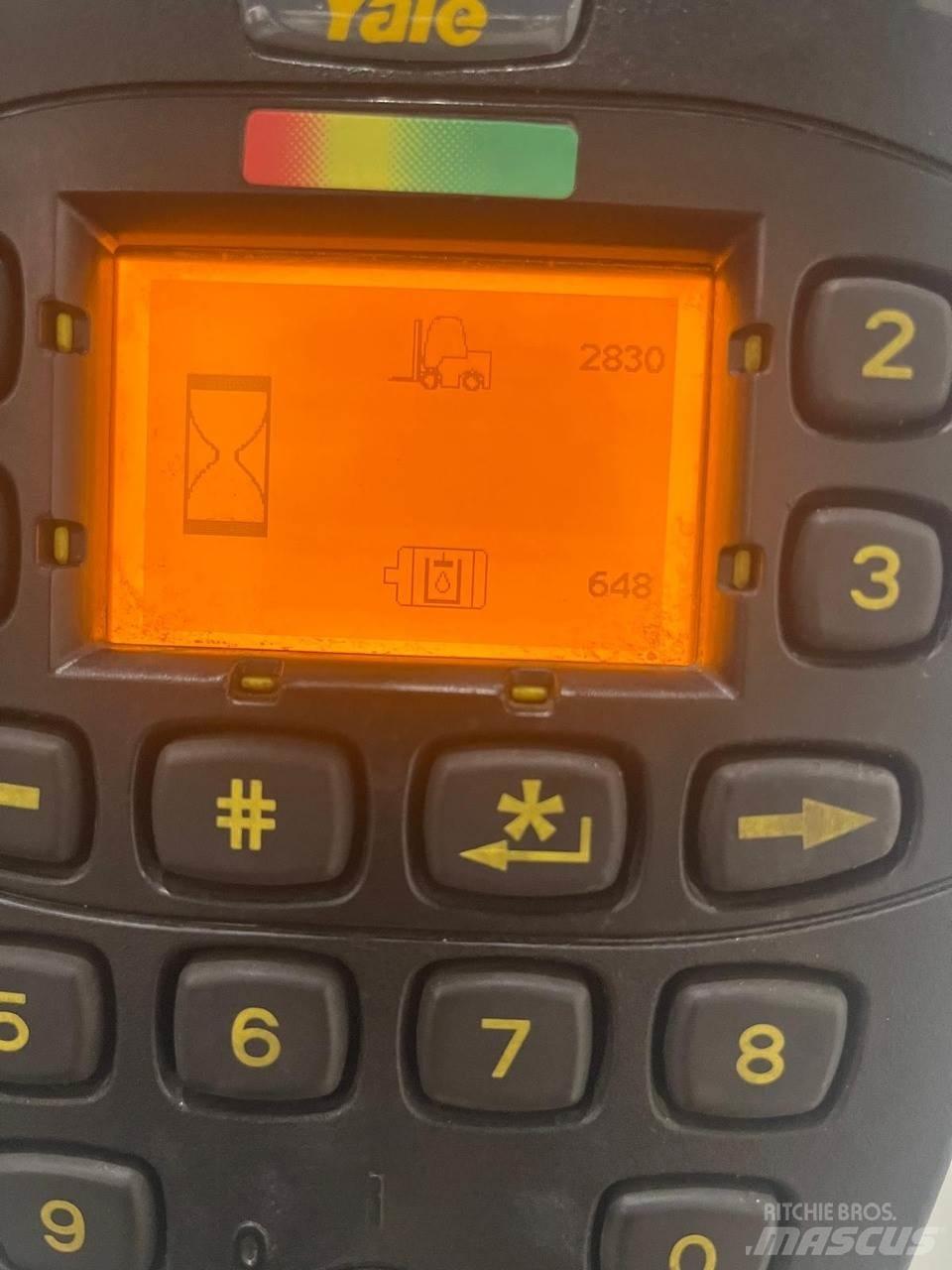 Yale ERP16VT شاحنات ذات رافعات شوكية تعمل بالكهرباء