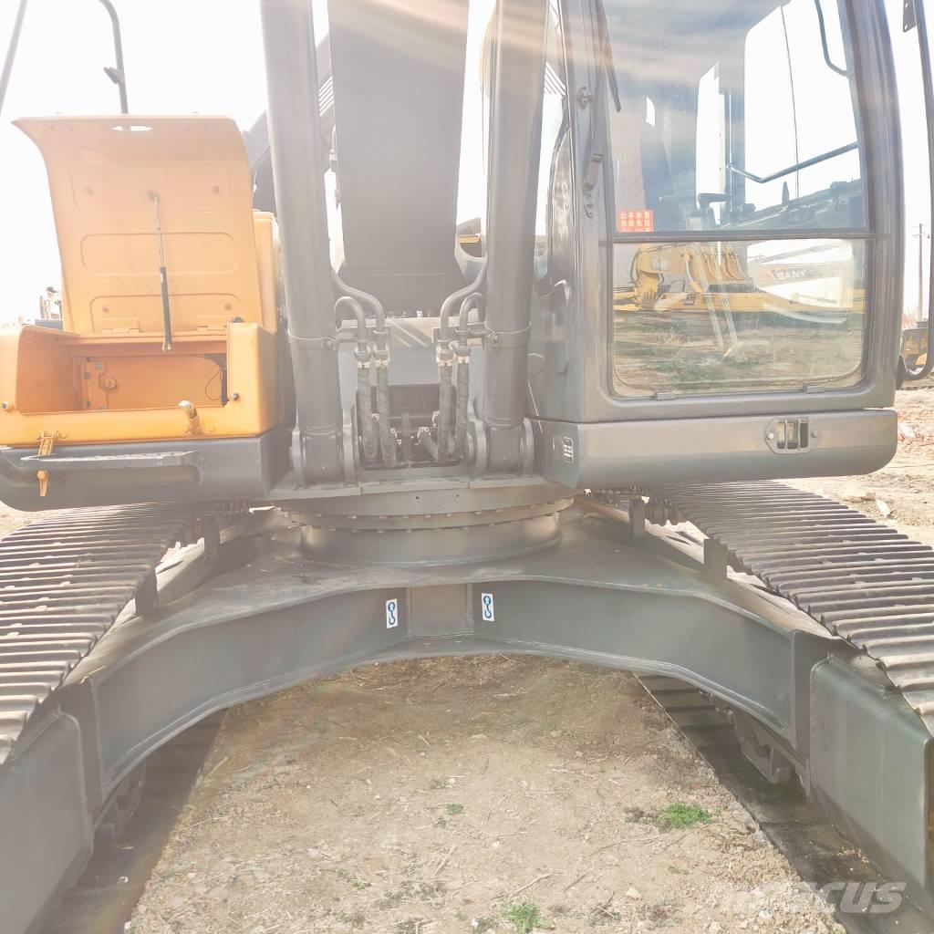 Hyundai R220LC-9S حفارات زحافة