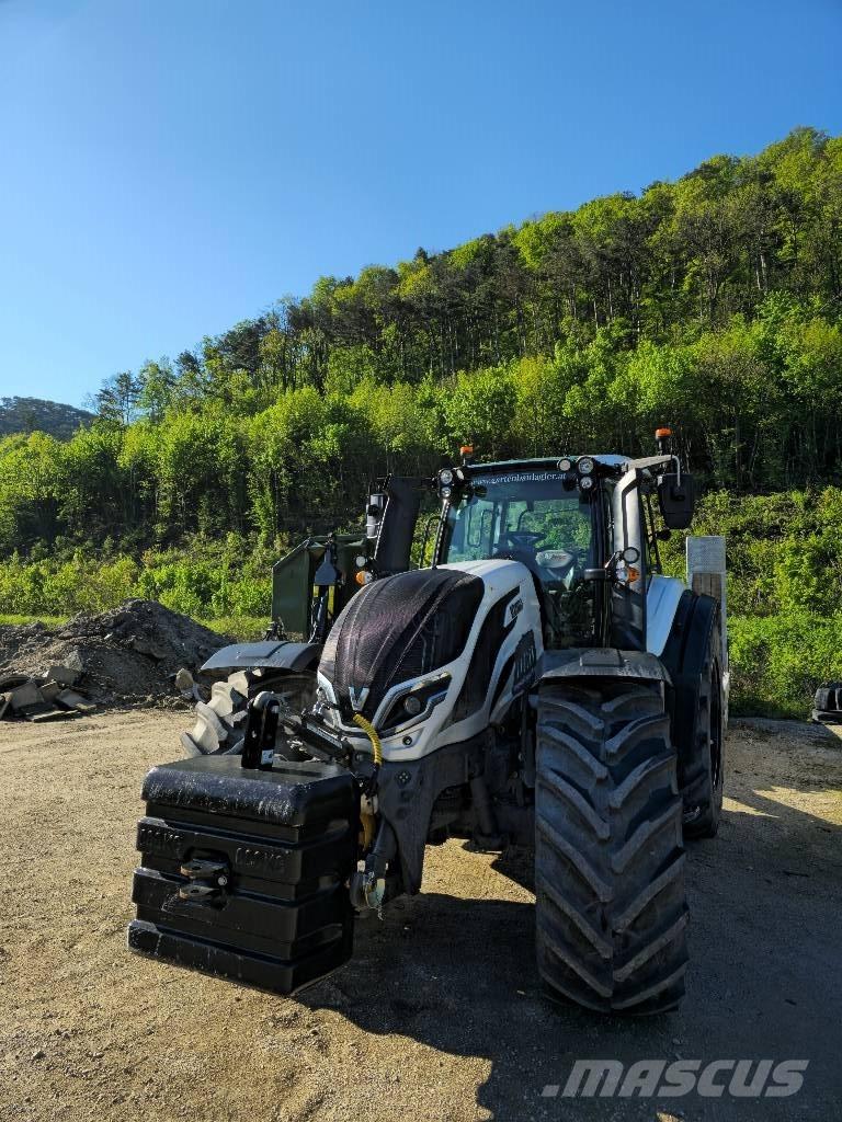 Valtra T 235 الجرارات