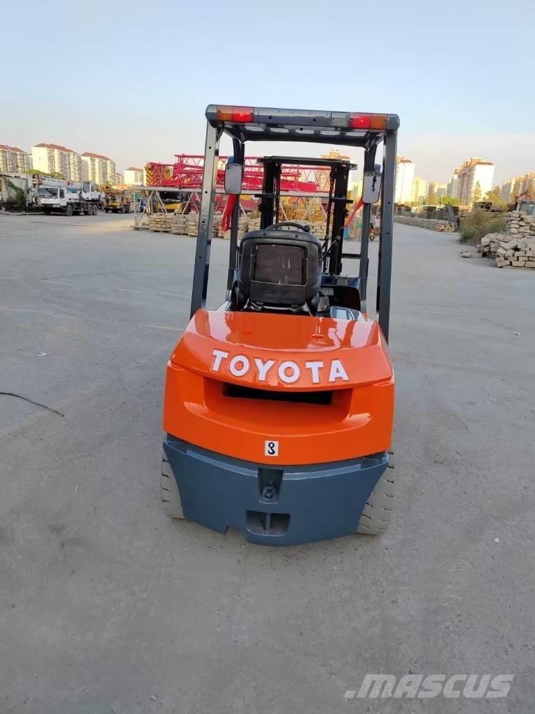Toyota FD 30 شاحنات الديزل