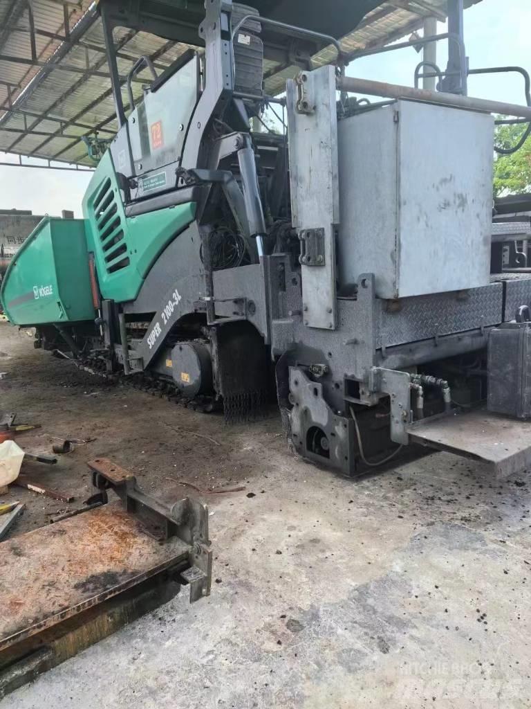 Vögele Super 2100-3 معدات السفلتة