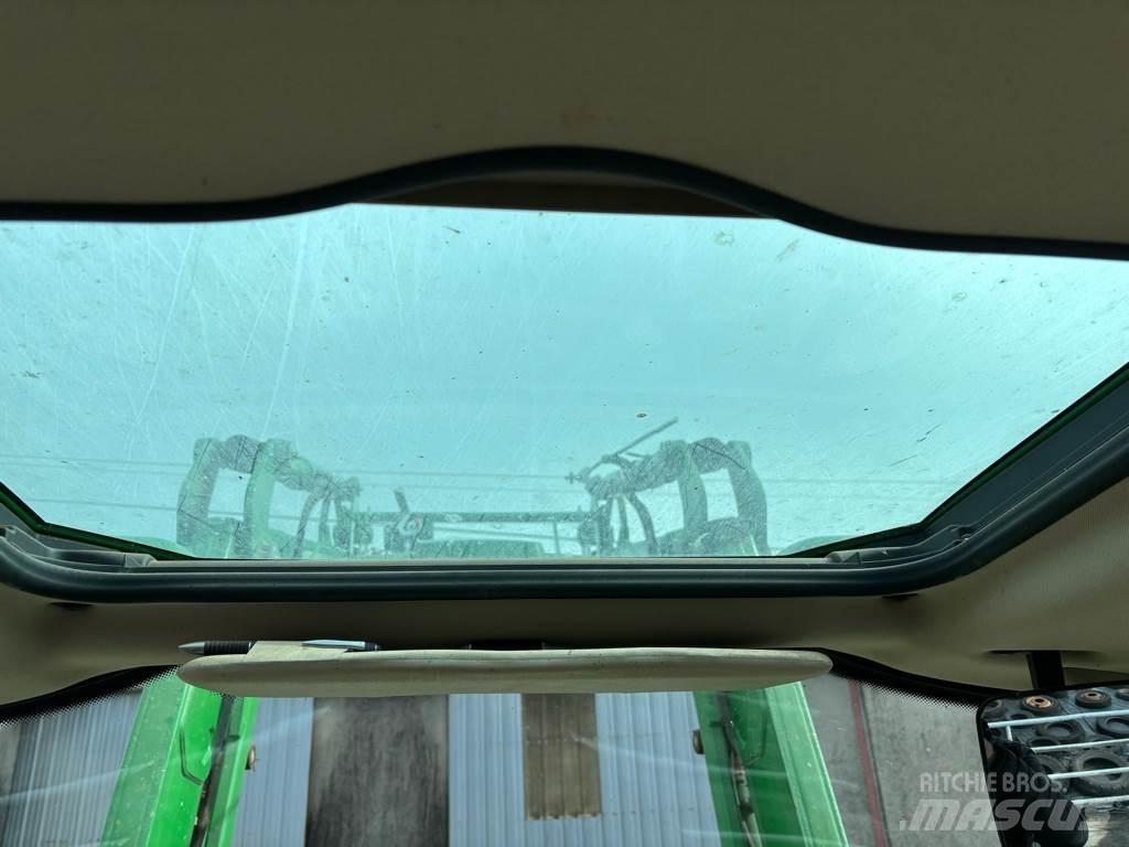 John Deere 6120M الجرارات