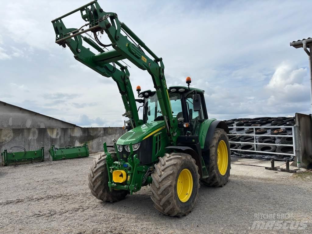 John Deere 6120M الجرارات