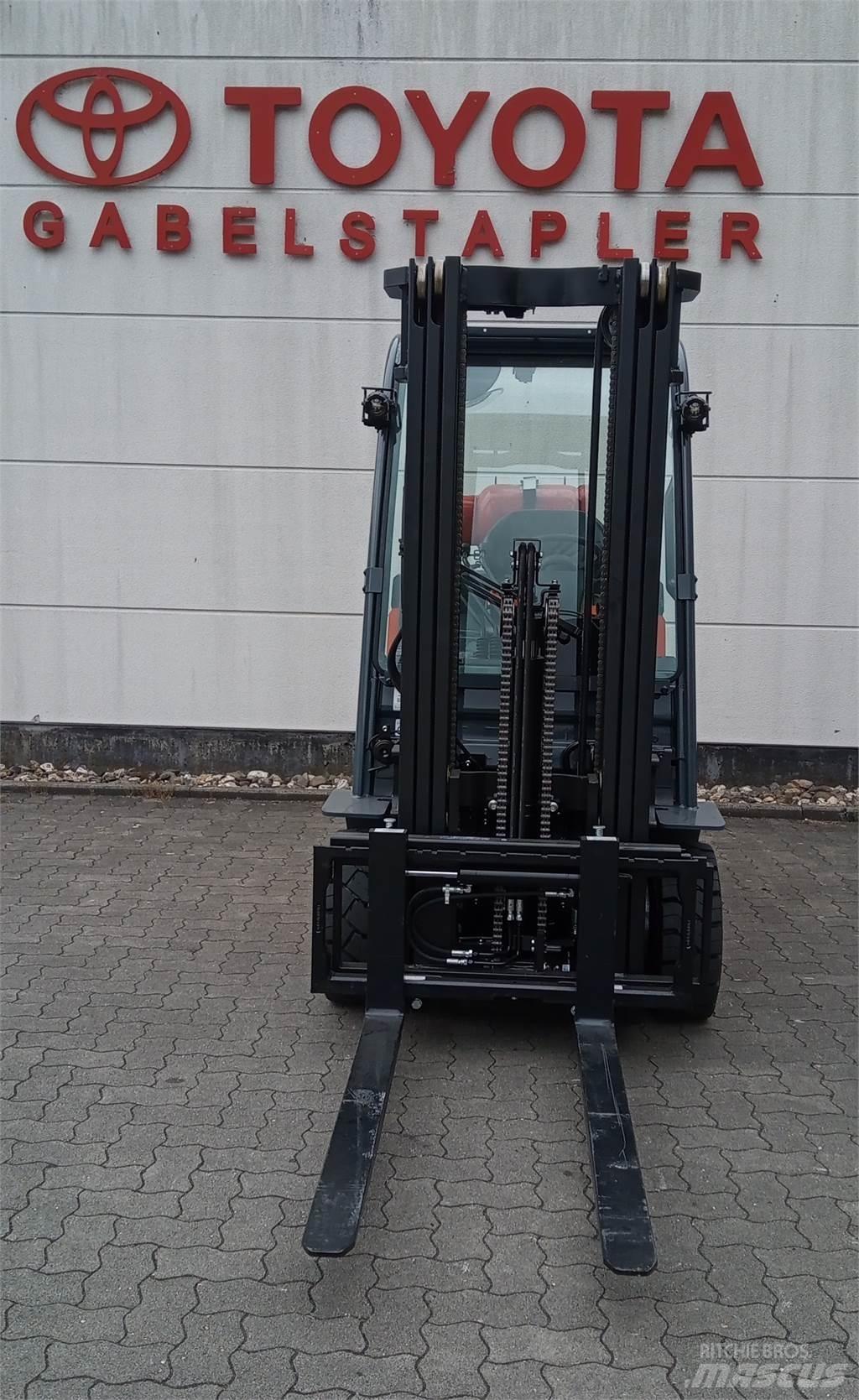 Toyota 02-8FGKF20 شاحنات LPG