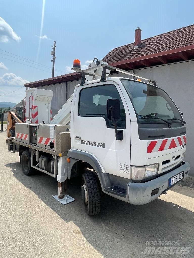 Nissan Cabstar المنصات الهوائية المثبتة على شاحنة